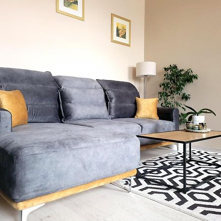 Cozy 2 Room Apartment In The Oldtown Of Клайпеда Екстериор снимка