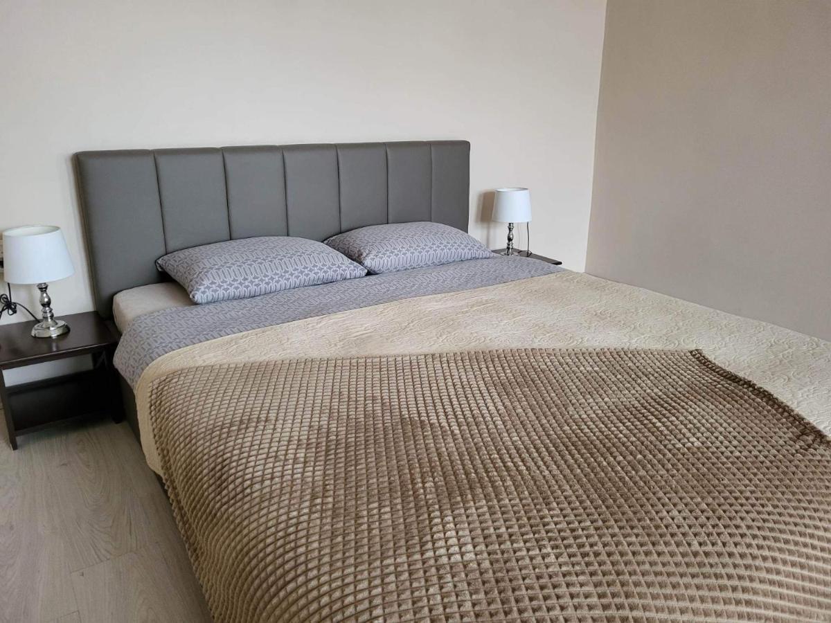 Cozy 2 Room Apartment In The Oldtown Of Клайпеда Екстериор снимка