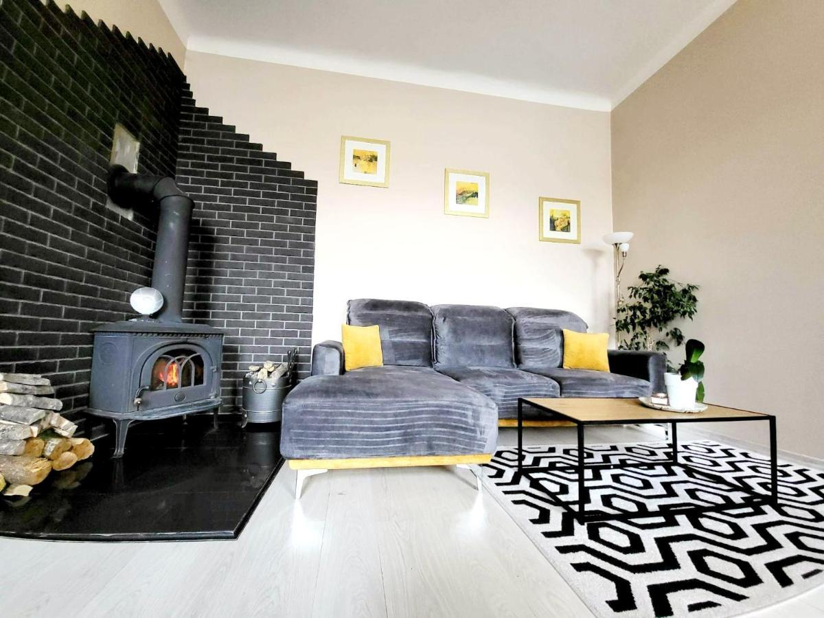 Cozy 2 Room Apartment In The Oldtown Of Клайпеда Екстериор снимка
